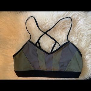 Alo yoga M sports bra